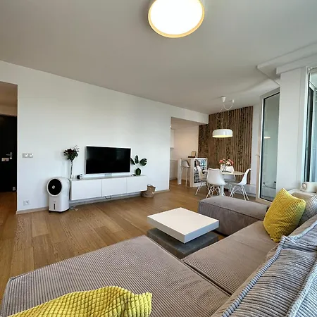 2 In 1 Building Bratysława