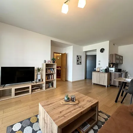2 In 1 Building Apartament