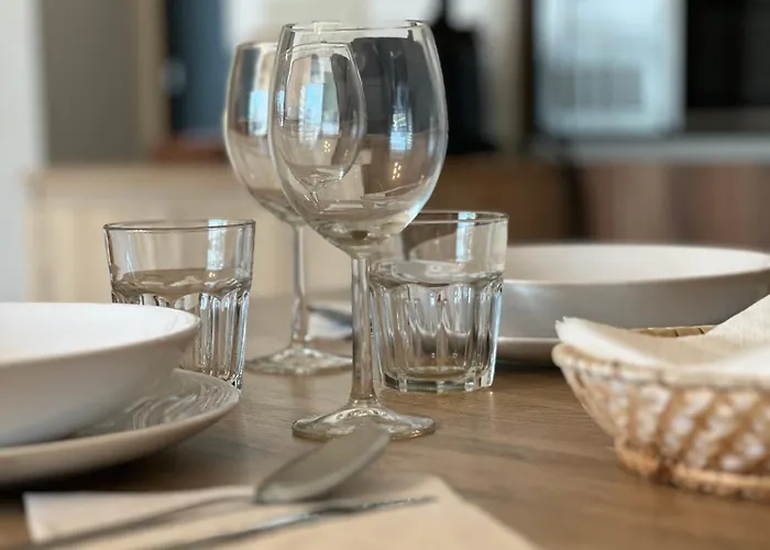 2 In 1 Building 아파트 *