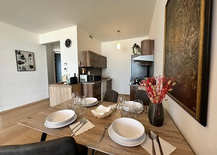 2 In 1 Building 아파트 *